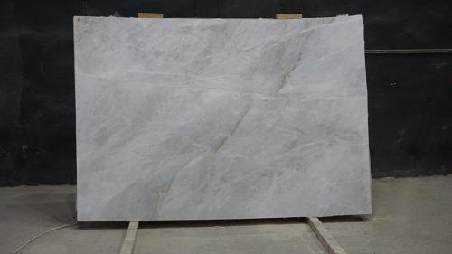 4)-holanta-white-marble-interior-wall